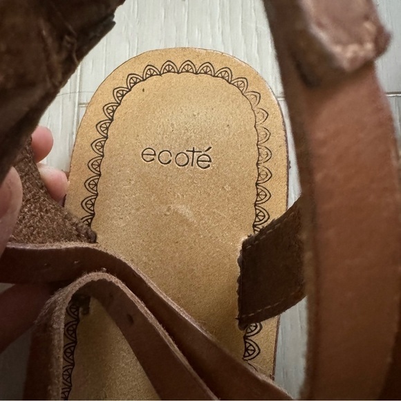Urban Outfitters Tan Braided T-strap Sandals - Picture 5 of 6